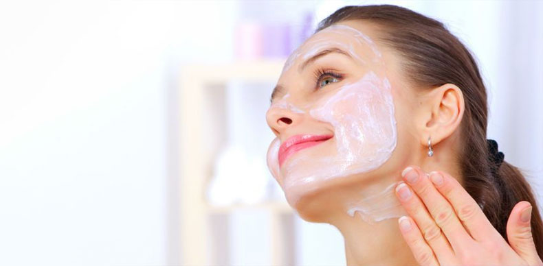 تاثیرات فوق العاده ماسک شیر بر روی پوست